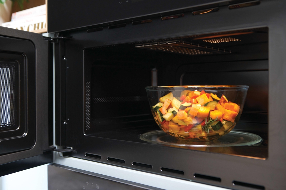 Légumes cuits à la vapeur au micro-ondes